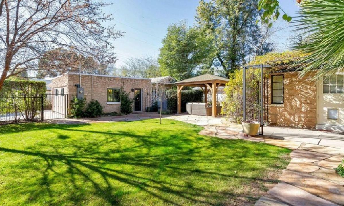 Best Little Guesthouse In Melrose! New Listing! Phoenix Eksteriør billede