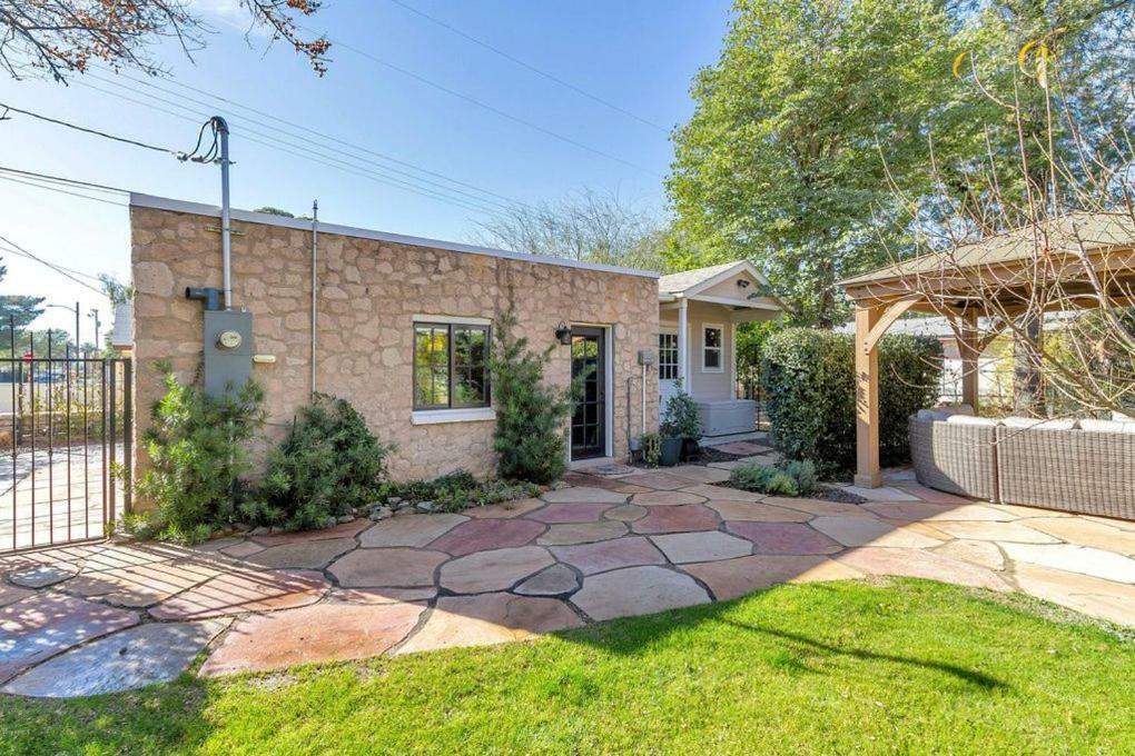 Best Little Guesthouse In Melrose! New Listing! Phoenix Eksteriør billede